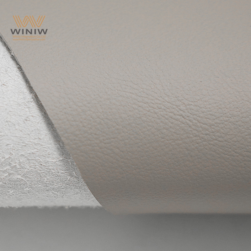 Couro PU prateado: a solução perfeita para looks do dia a dia.